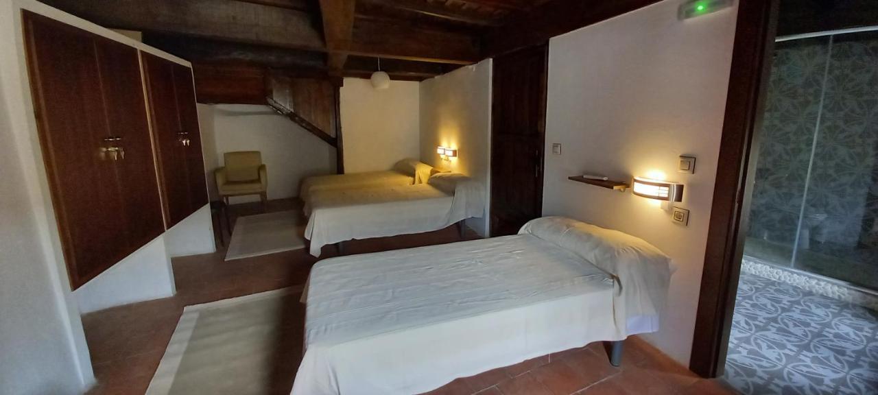 Albergue Turistico "San Blas" De Oliva De Plasencia מראה חיצוני תמונה