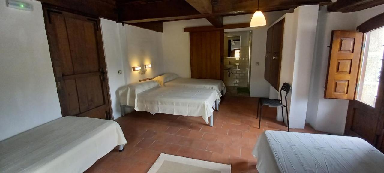 Albergue Turistico "San Blas" De Oliva De Plasencia מראה חיצוני תמונה